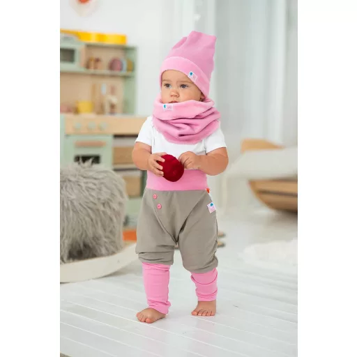 Bundás téli sapka, világos-pink inv