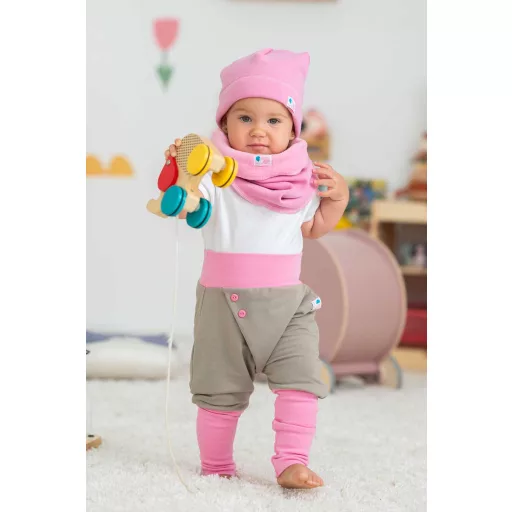 Bundás téli csomós sapka, egyszínű, világos-pink