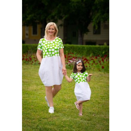 Zwiebelkleid, mit Punkten, grün